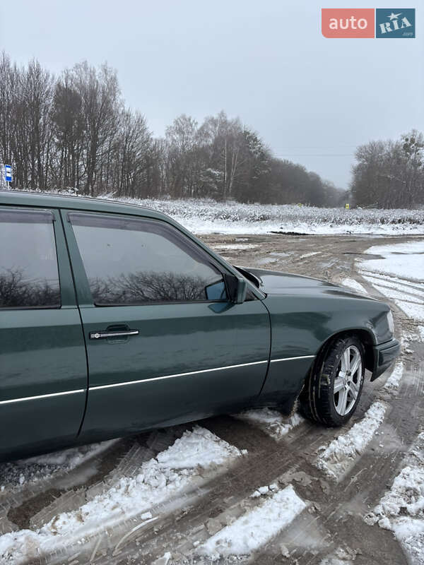 Седан Mercedes-Benz E-Class 1995 в Тернополе