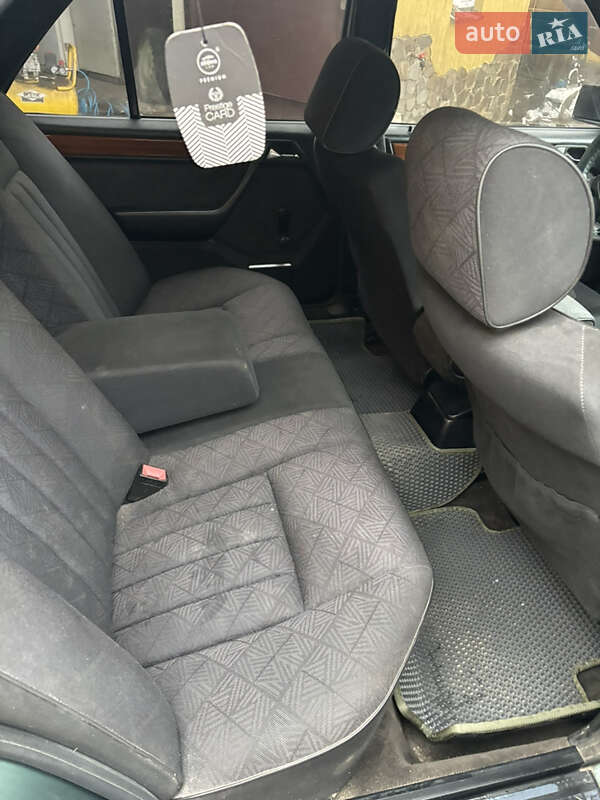 Седан Mercedes-Benz E-Class 1995 в Тернополе