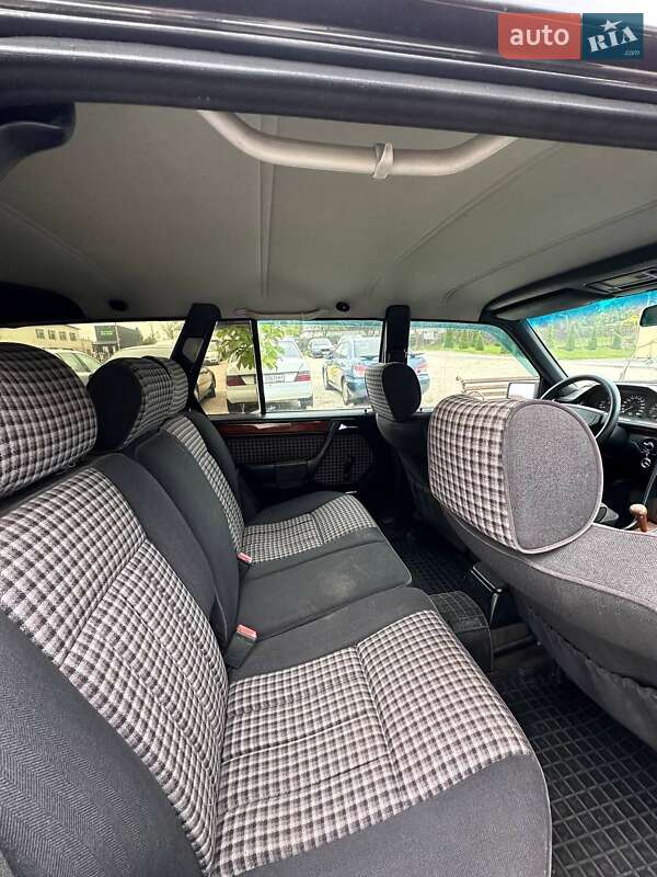 Универсал Mercedes-Benz E-Class 1994 в Шумске