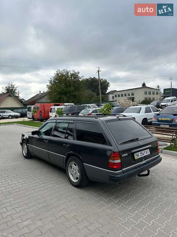 Универсал Mercedes-Benz E-Class 1994 в Шумске