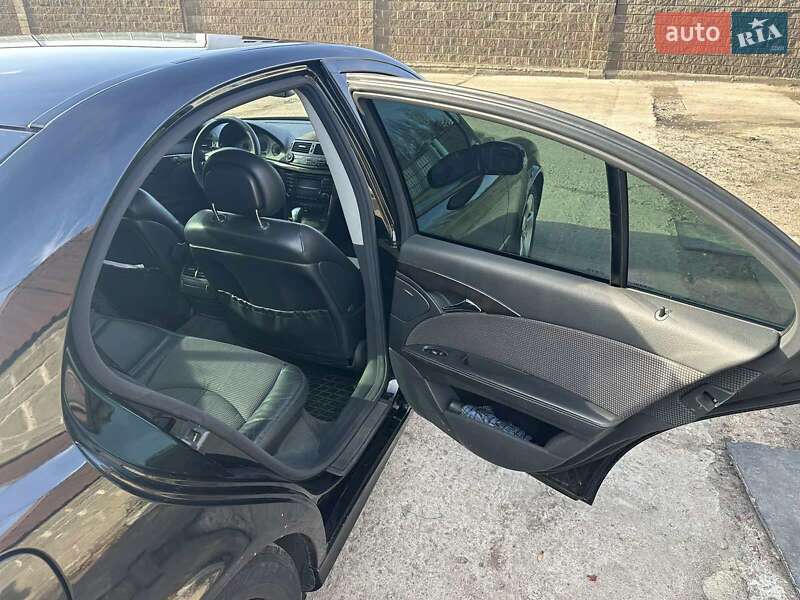 Седан Mercedes-Benz E-Class 2003 в Покрові