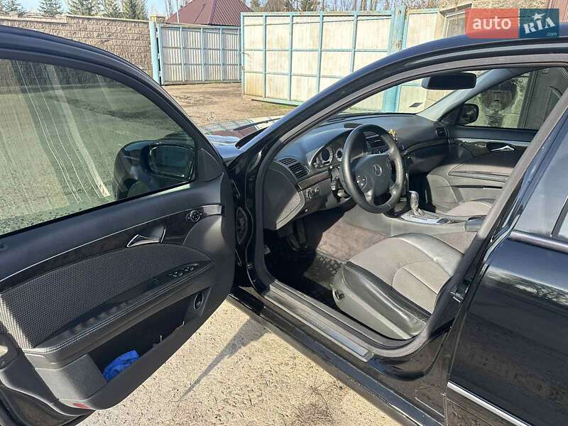 Седан Mercedes-Benz E-Class 2003 в Покрові