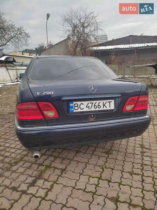 Седан Mercedes-Benz E-Class 1997 в Львове