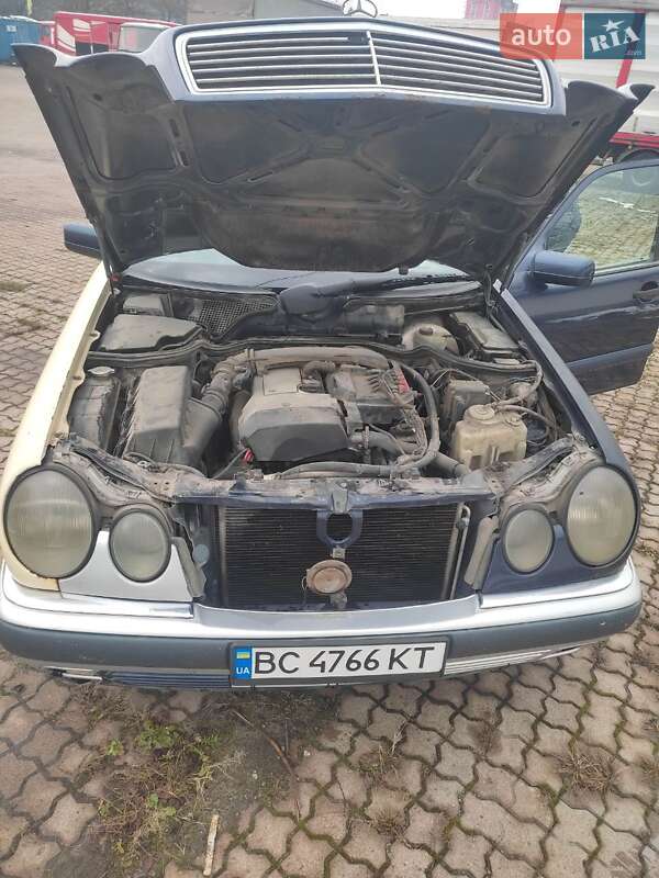 Седан Mercedes-Benz E-Class 1997 в Львове