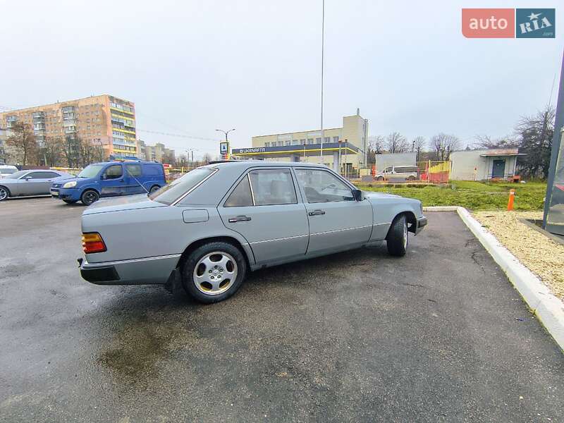 Седан Mercedes-Benz E-Class 1990 в Харкові фото 8 Седан Mercedes-Benz E-Class 1990 в Харкові