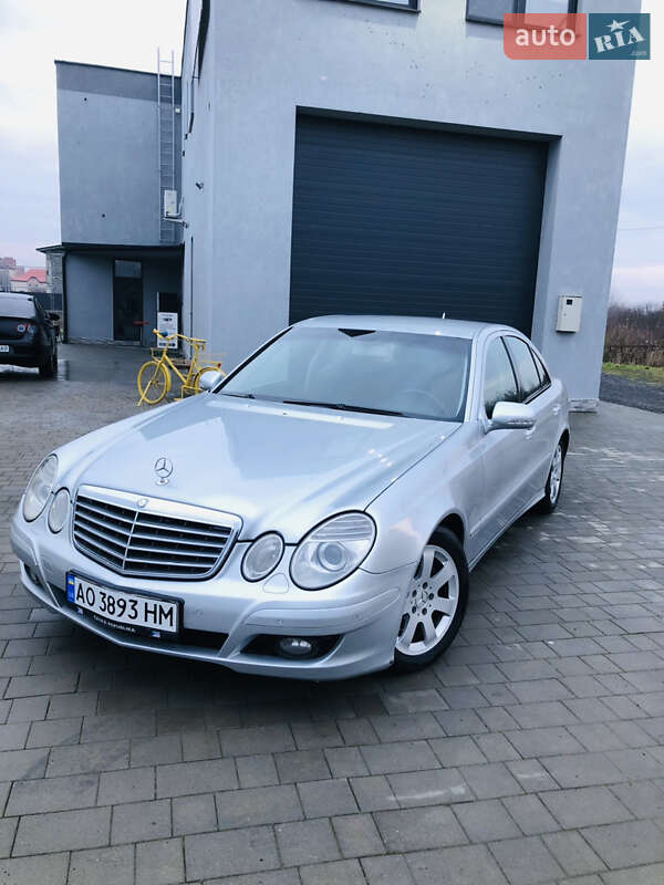 Седан Mercedes-Benz E-Class 2006 в Виноградові