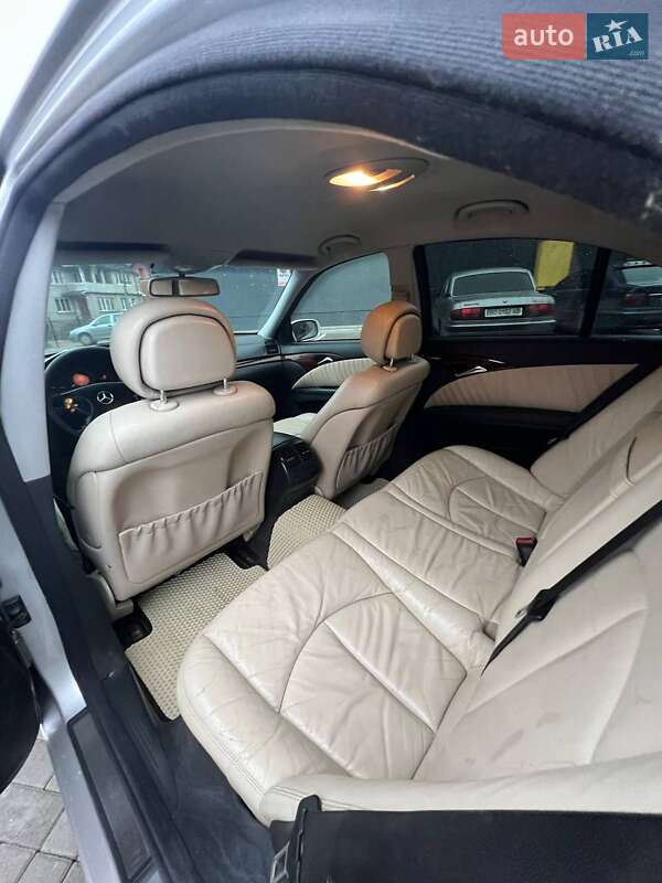 Седан Mercedes-Benz E-Class 2003 в Кременце
