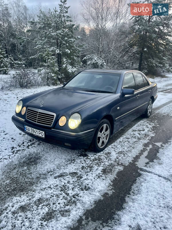 Седан Mercedes-Benz E-Class 1996 в Киеве
