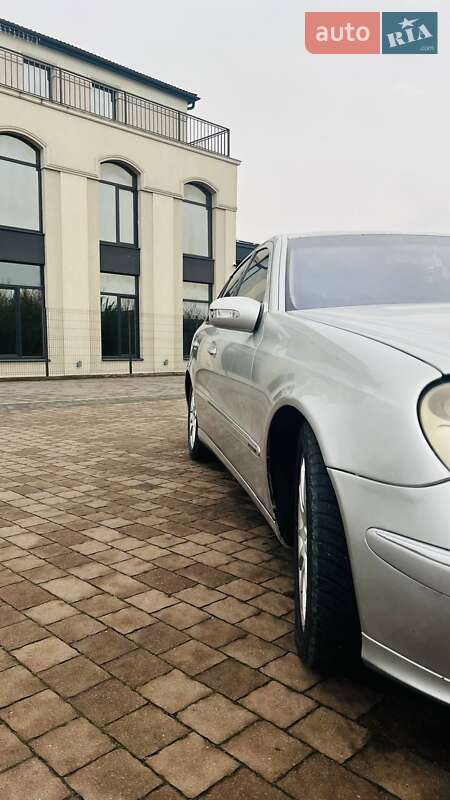 Седан Mercedes-Benz E-Class 2003 в Буську