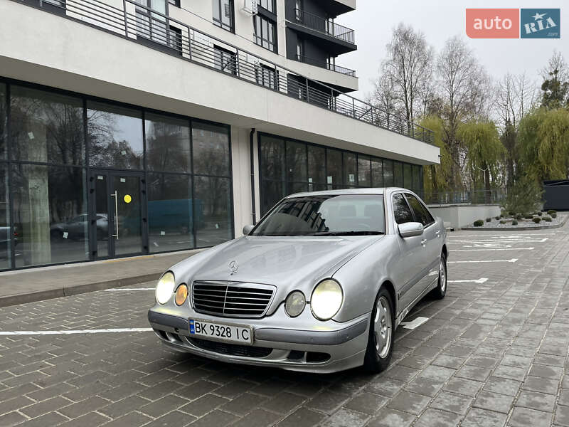 Седан Mercedes-Benz E-Class 2001 в Ровно