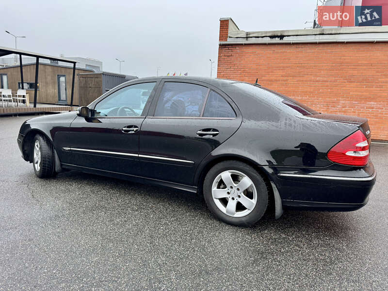 Седан Mercedes-Benz E-Class 2004 в Києві
