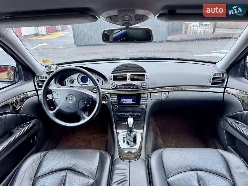 Седан Mercedes-Benz E-Class 2004 в Києві