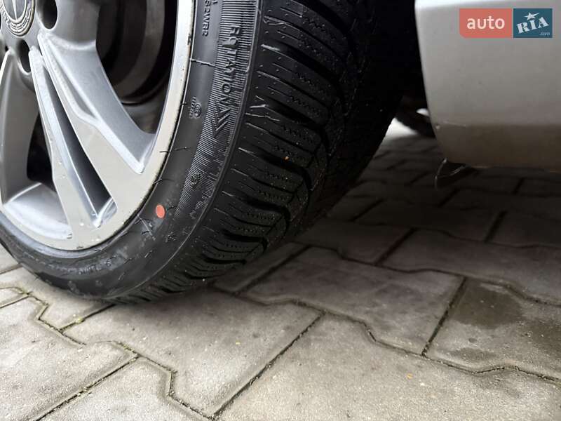 Седан Mercedes-Benz E-Class 2014 в Могилів-Подільському