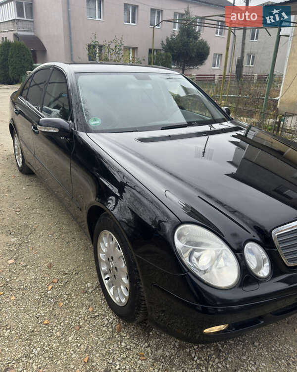 Седан Mercedes-Benz E-Class 2004 в Львове