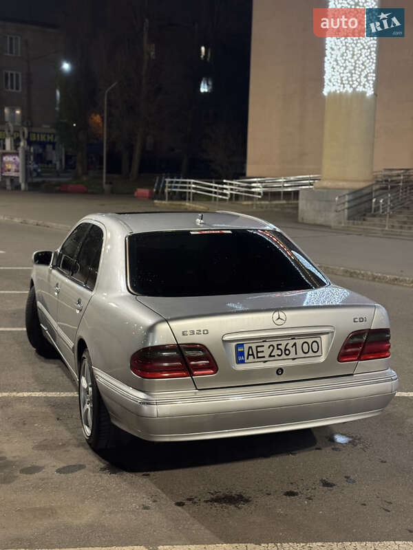 Седан Mercedes-Benz E-Class 2001 в Кривому Розі