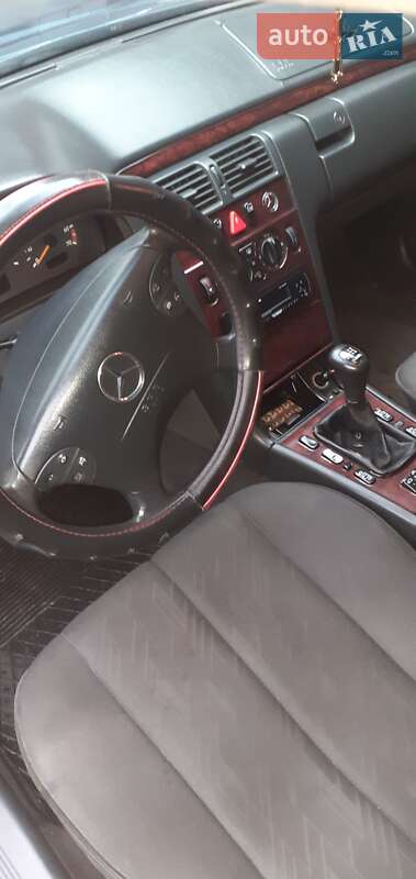 Седан Mercedes-Benz E-Class 2000 в Пирятине фото 5 Седан Mercedes-Benz E-Class 2000 в Пирятине