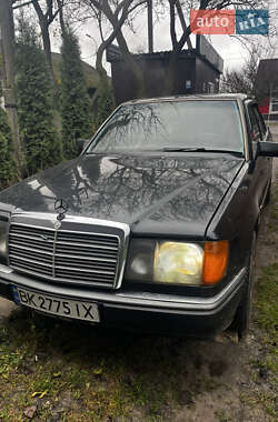Седан Mercedes-Benz E-Class 1989 в Зарічному