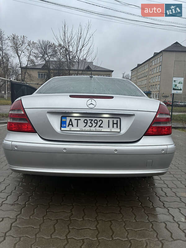 Седан Mercedes-Benz E-Class 2004 в Калуші