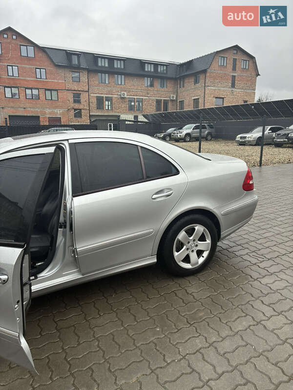 Седан Mercedes-Benz E-Class 2004 в Калуші