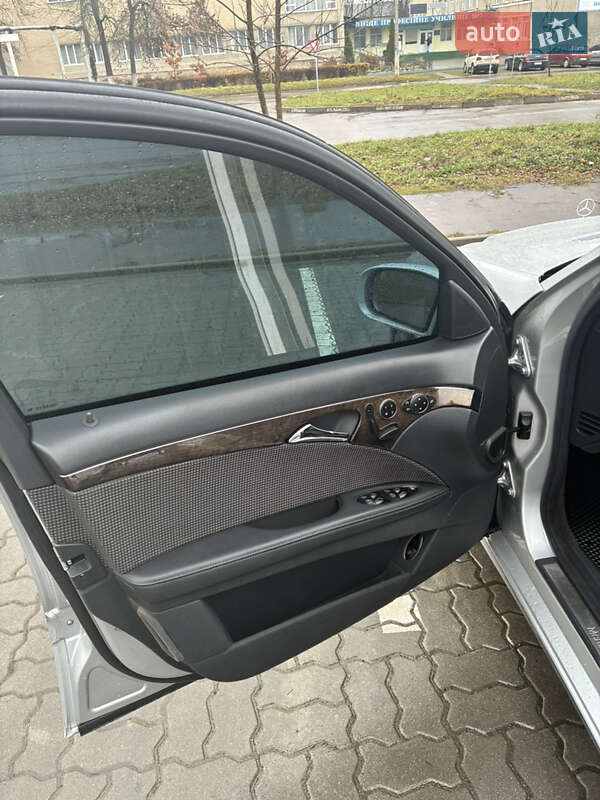 Седан Mercedes-Benz E-Class 2004 в Калуші