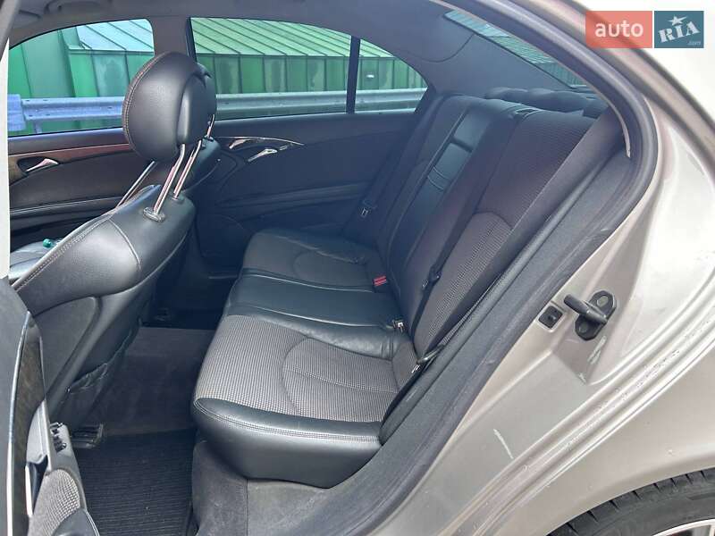 Седан Mercedes-Benz E-Class 2003 в Києві