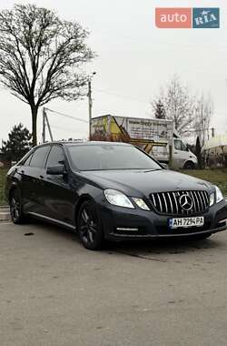 Седан Mercedes-Benz E-Class 2012 в Києві