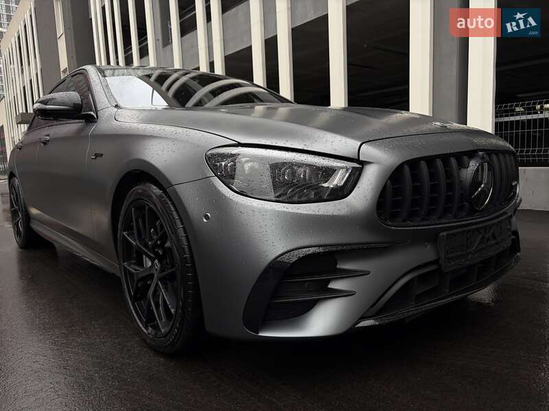 Mercedes-Benz E-Class 2022