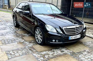 Седан Mercedes-Benz E-Class 2010 в Ужгороді