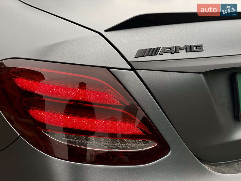 Седан Mercedes-Benz E-Class 2018 в Києві