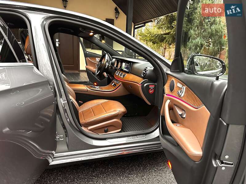 Седан Mercedes-Benz E-Class 2018 в Києві