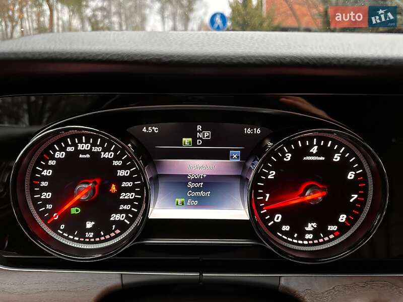 Седан Mercedes-Benz E-Class 2018 в Києві