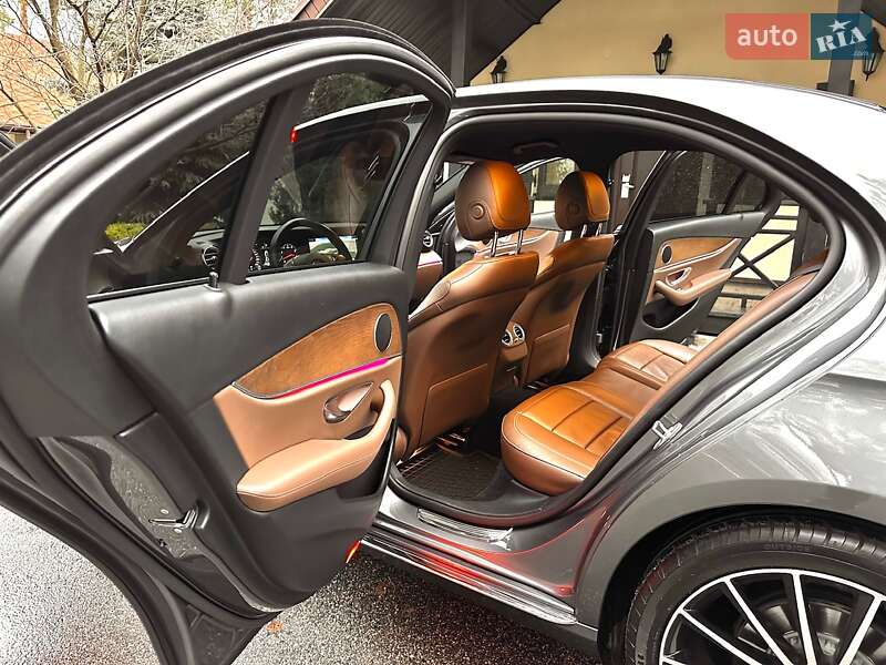 Седан Mercedes-Benz E-Class 2018 в Києві