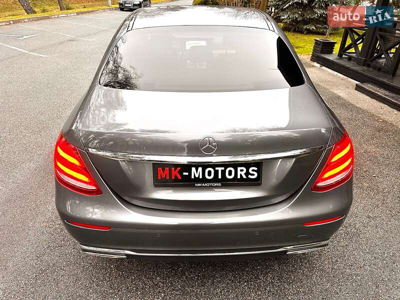 Седан Mercedes-Benz E-Class 2018 в Києві