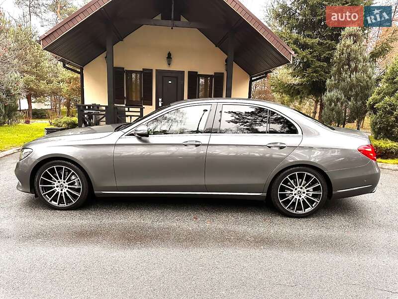 Седан Mercedes-Benz E-Class 2018 в Києві