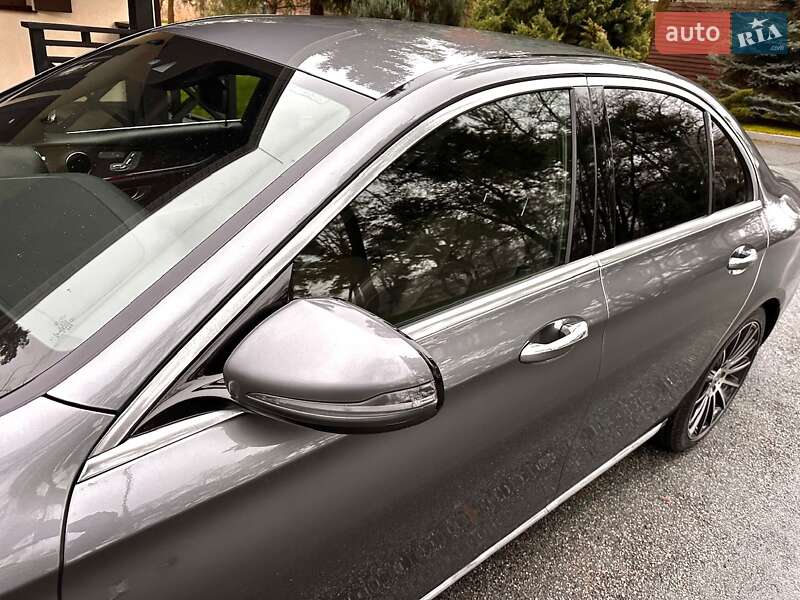 Седан Mercedes-Benz E-Class 2018 в Києві