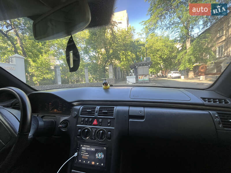 Седан Mercedes-Benz E-Class 1997 в Одессе