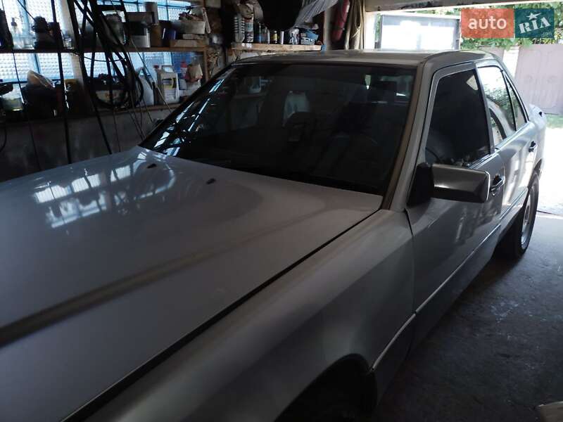 Седан Mercedes-Benz E-Class 1993 в Херсоні фото 2 Седан Mercedes-Benz E-Class 1993 в Херсоні