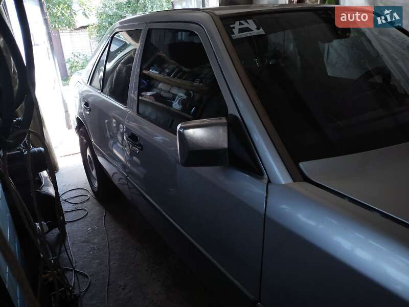 Седан Mercedes-Benz E-Class 1993 в Херсоні фото 7 Седан Mercedes-Benz E-Class 1993 в Херсоні