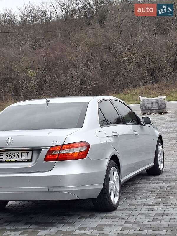 Седан Mercedes-Benz E-Class 2010 в Чернівцях