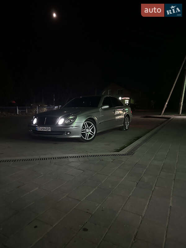 Mercedes-Benz E-Class 2005