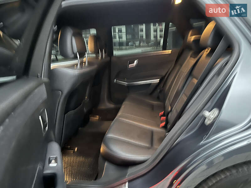 Седан Mercedes-Benz E-Class 2015 в Івано-Франківську