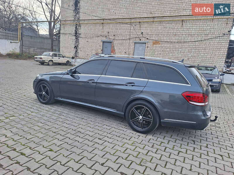 Седан Mercedes-Benz E-Class 2015 в Івано-Франківську