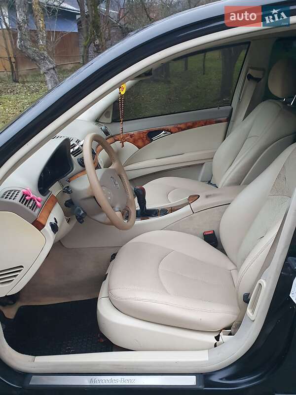 Седан Mercedes-Benz E-Class 2003 в Косове фото 32 Седан Mercedes-Benz E-Class 2003 в Косове
