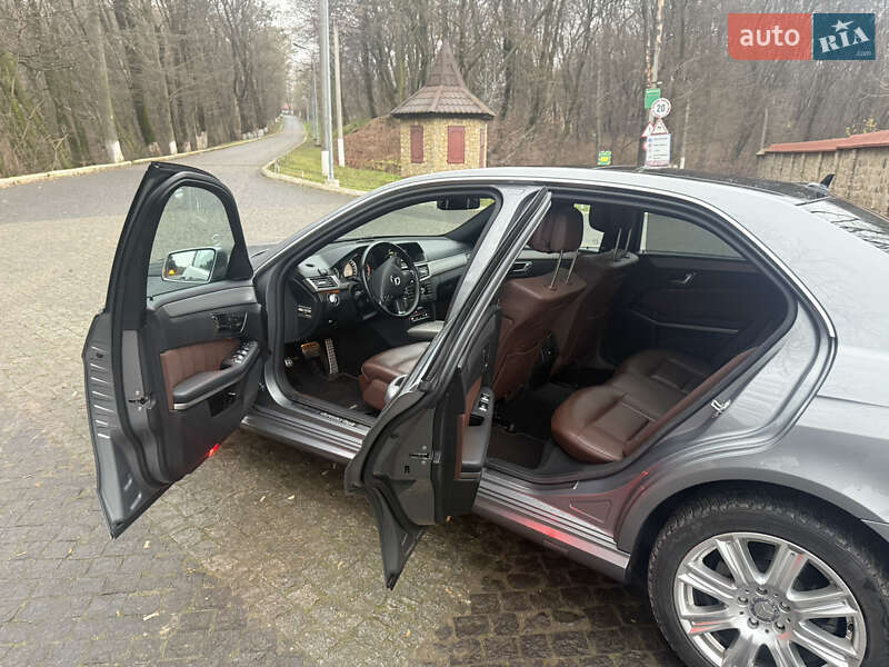 Седан Mercedes-Benz E-Class 2009 в Чернівцях