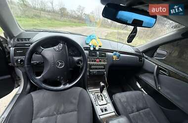 Седан Mercedes-Benz E-Class 2001 в Запорожье