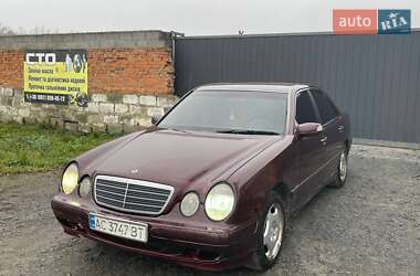 Седан Mercedes-Benz E-Class 1998 в Корце