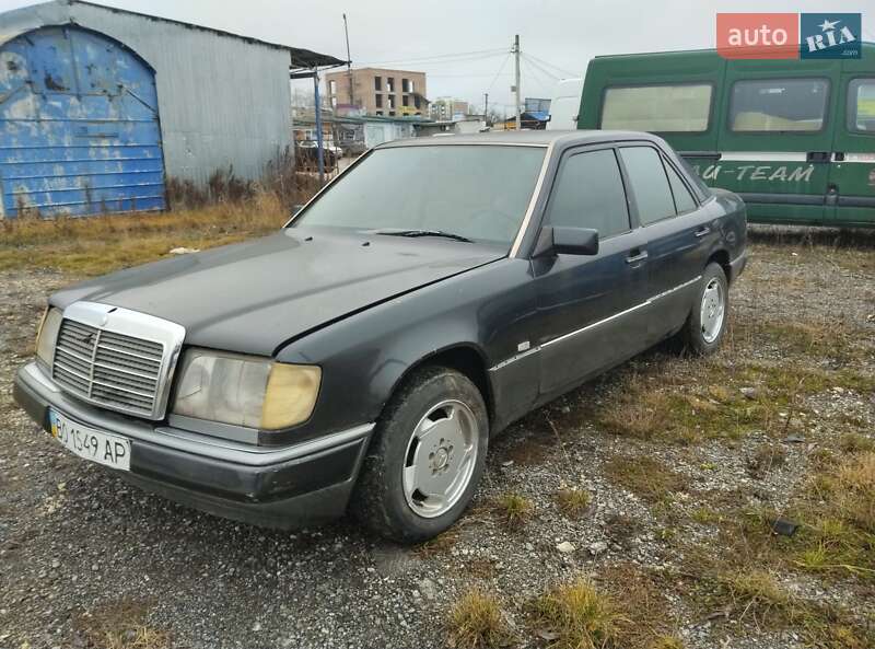 Mercedes-Benz E-Class 1989