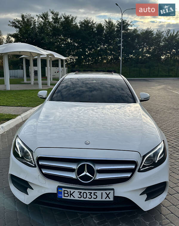 Седан Mercedes-Benz E-Class 2016 в Ровно фото 7 Седан Mercedes-Benz E-Class 2016 в Ровно