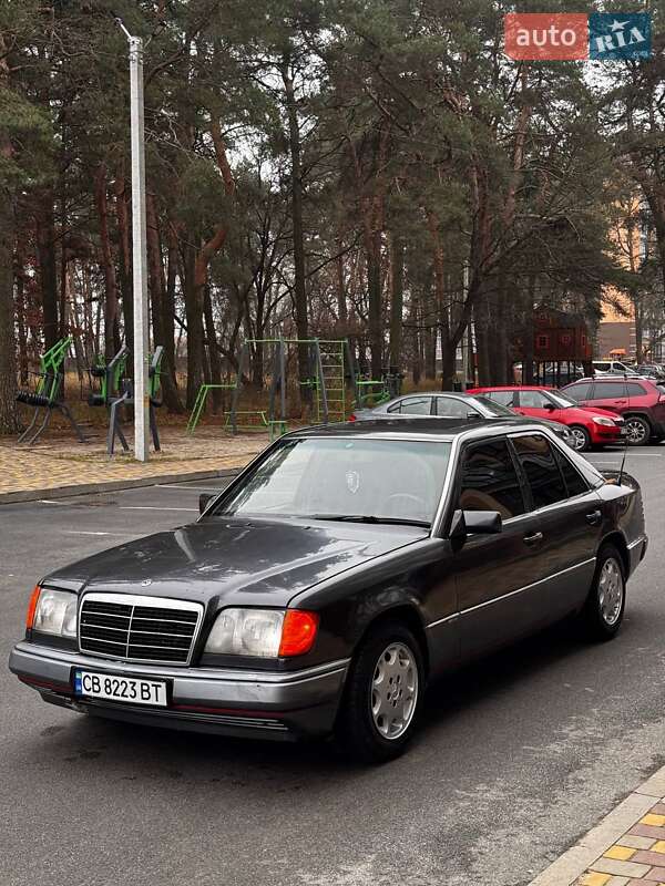 Седан Mercedes-Benz E-Class 1994 в Чернигове