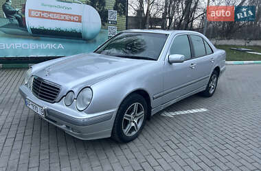 Седан Mercedes-Benz E-Class 2000 в Запоріжжі